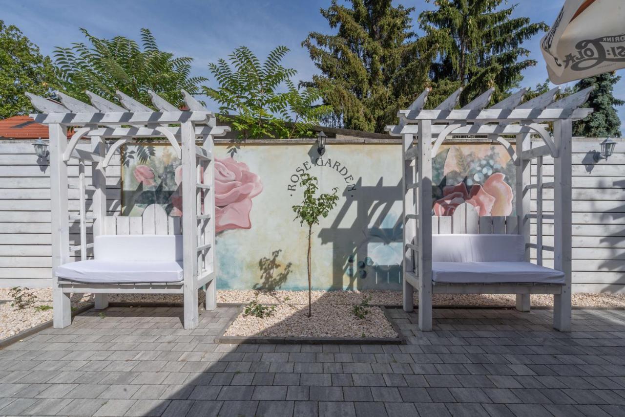 Nyíregyháza Villa Rose Garden المظهر الخارجي الصورة