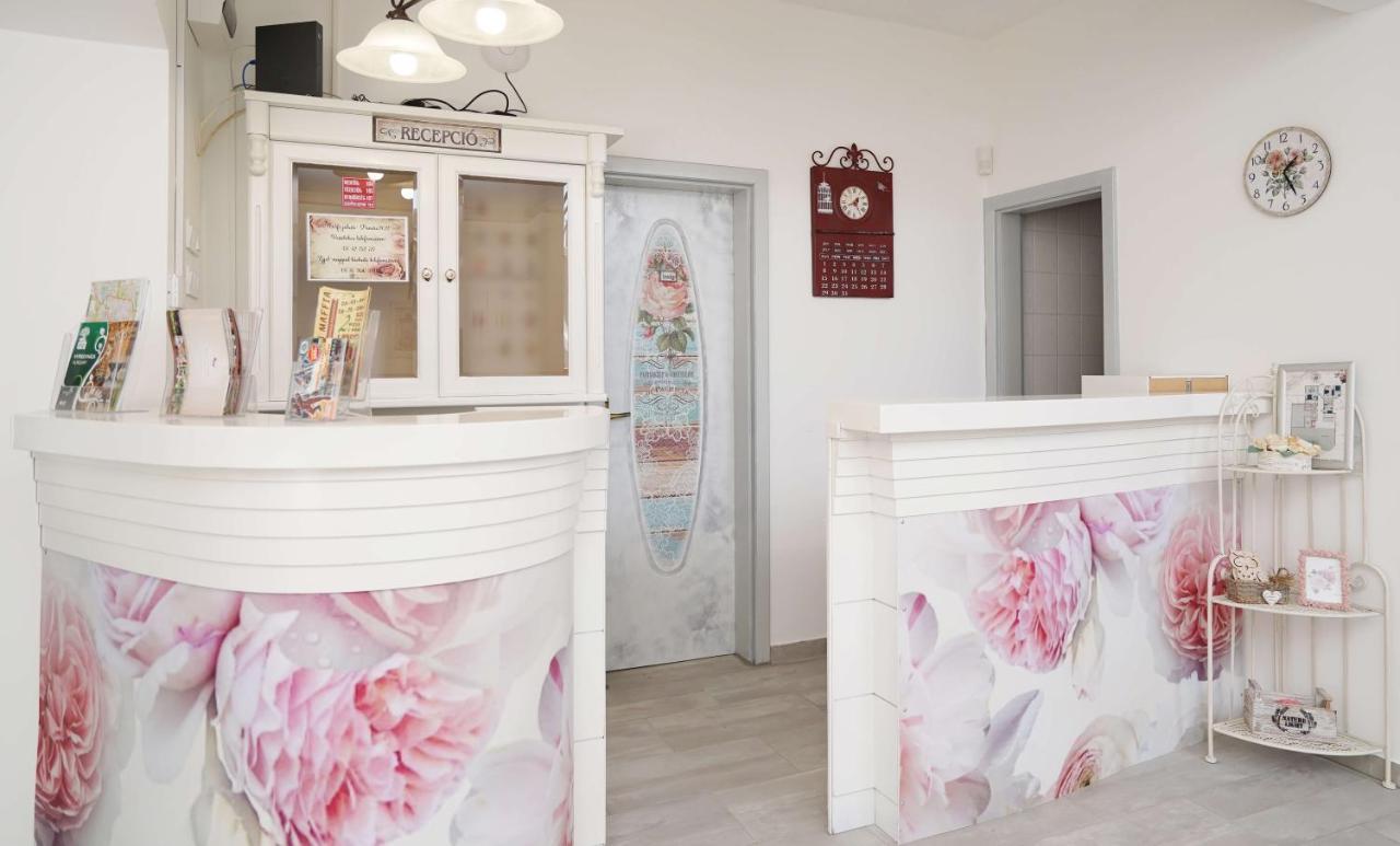 Nyíregyháza Villa Rose Garden المظهر الخارجي الصورة