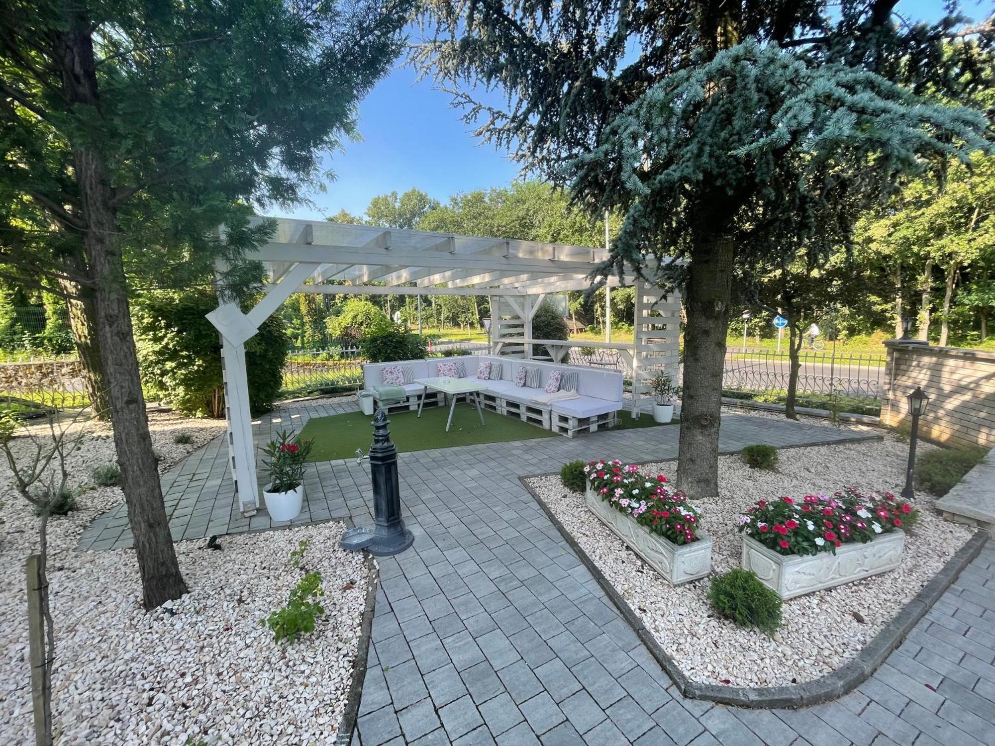 Nyíregyháza Villa Rose Garden المظهر الخارجي الصورة