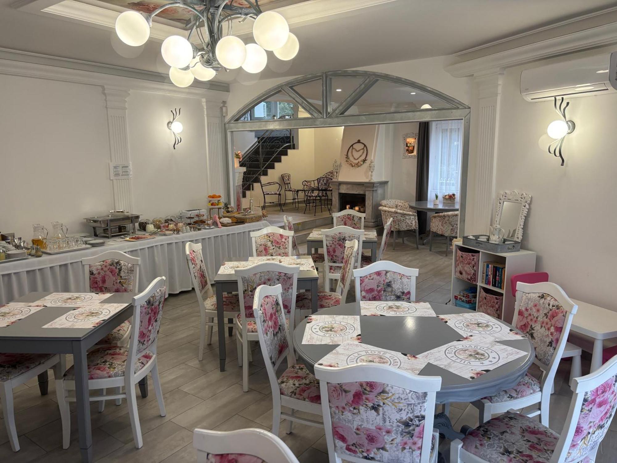 Nyíregyháza Villa Rose Garden المظهر الخارجي الصورة